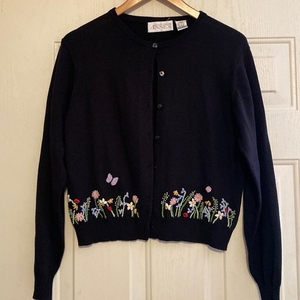 Casual Corner Annex embroidered cardigan sweater